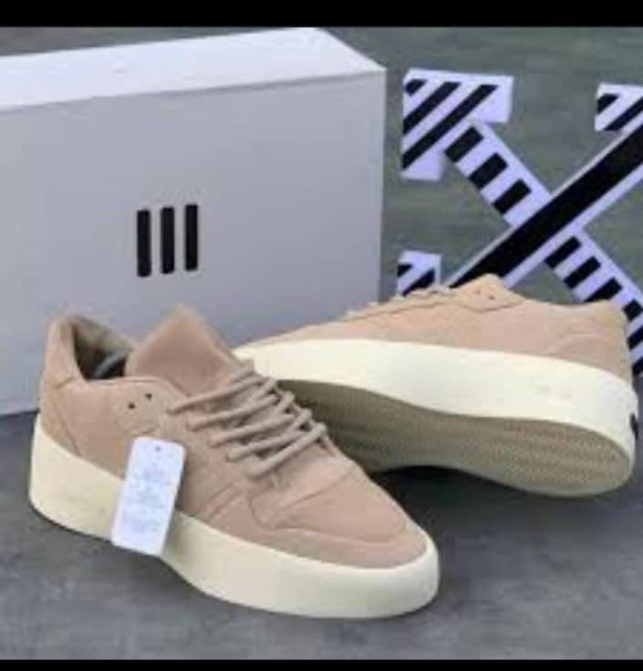 Adidas Low-Top Sneakers - Beige