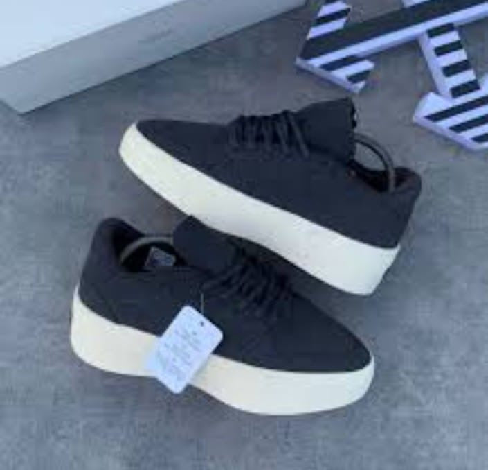 Adidas Low-Top Sneakers - Beige